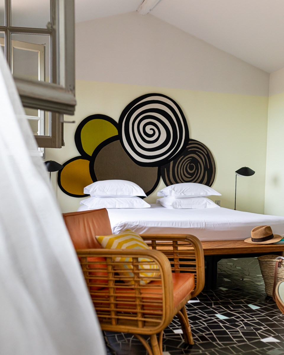 Room at hotel Le Cloître in Arles